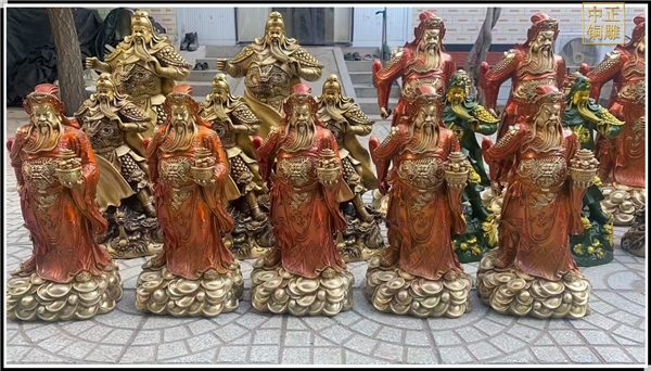 小型站像拿刀關(guān)公銅像價(jià)錢(qián).jpg 小型站像拿刀關(guān)公銅像價(jià)錢(qián).jpg